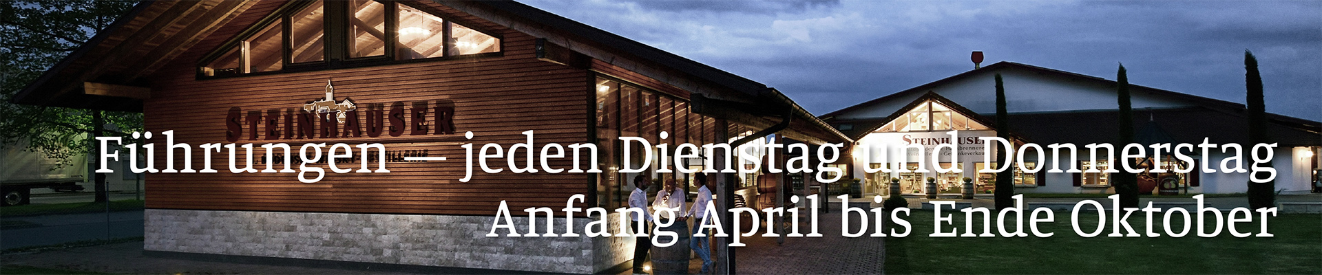 <p><strong>Führungen - ohne Reservierung</strong></p>
<p>Ein Blick hinter die Kulissen unseres Familienbetriebs für alle Interessierten, der Ihnen das Besondere hinter jedem Steinhauser Erzeugnis näherbringt. Ob Whisky, Edeldestillat oder Wein, Sie erfahren die wichtigsten Details rund um unsere Produkte sowie um unser Traditionsunternehmen. Beim Gang durch das eindrucksvolle Fasslager, unseren Whisky-Stadl, wird Ihnen deutlich, welche Schätze hier auf Ihre Vollendung warten. Natürlich gehört zu jeder Führung auch eine Verkostung – ganz nach dem Motto „Nicht nur anschauen, auch probieren.“</p>
<p><strong>Führungsinhalte</strong></p>
<p>• Verkostung von zwei Single Malt Whiskys<br /> • Theoretische Einführung in die Herstellung<br /> • Besichtigung der Destillerien<br /> • Einblick ins Fasslager und in die Erlebniswelt<br /> • 5 € Gutschein für Steinhauser Produkte (gültig vor Ort bei einem Einkauf ab 65 €)</p>